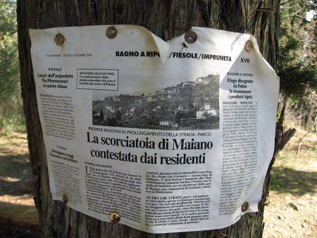 Fiesole - Parco di Montececeri-29.JPG - Sample of a sign posted due to protests taking place to have roads built in the area.